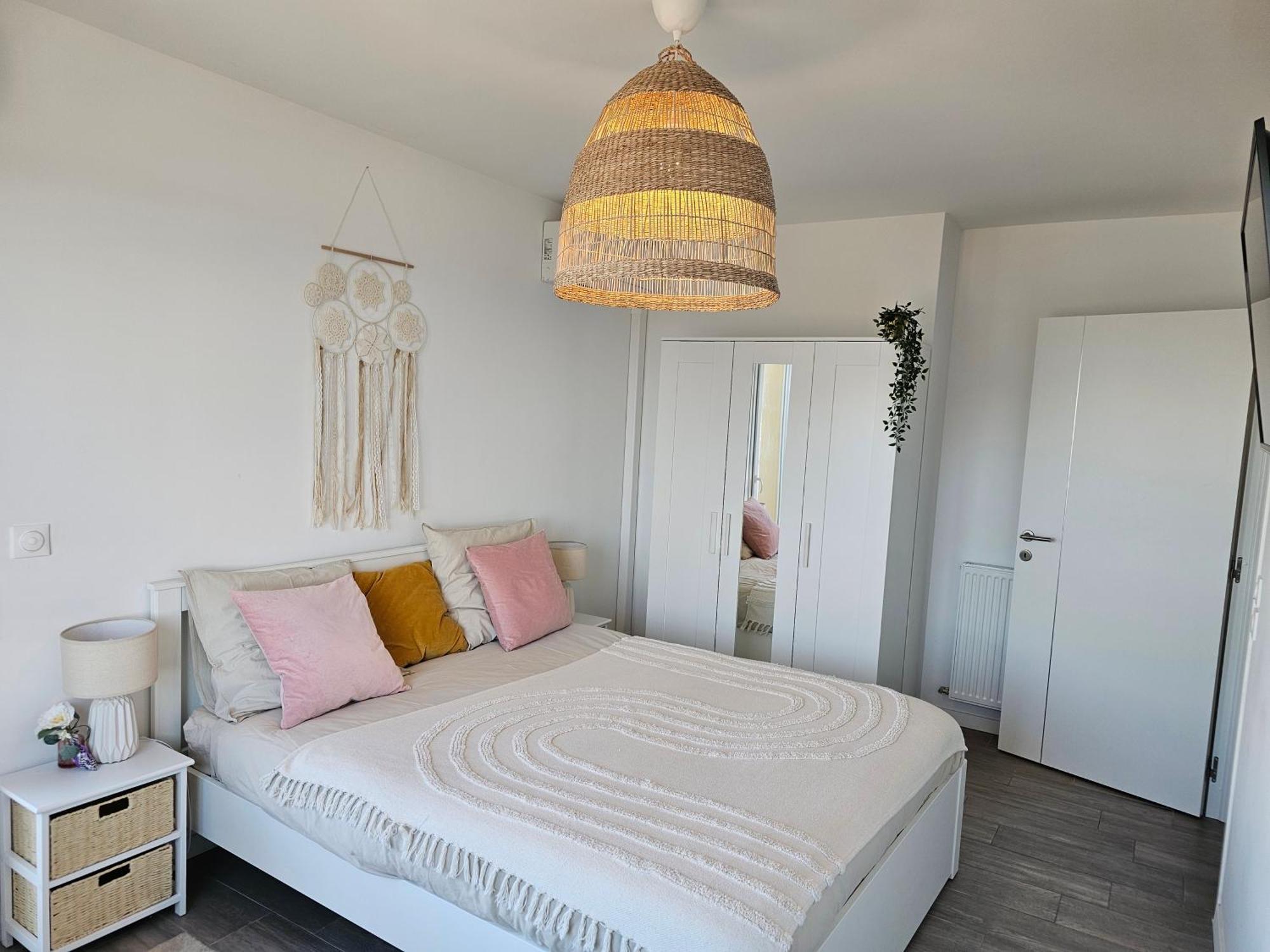 Appartement Lakeside Provence - Classe 4 Etoiles, Vue Sur Le Lac, Parking Sous-sol, Double Clim