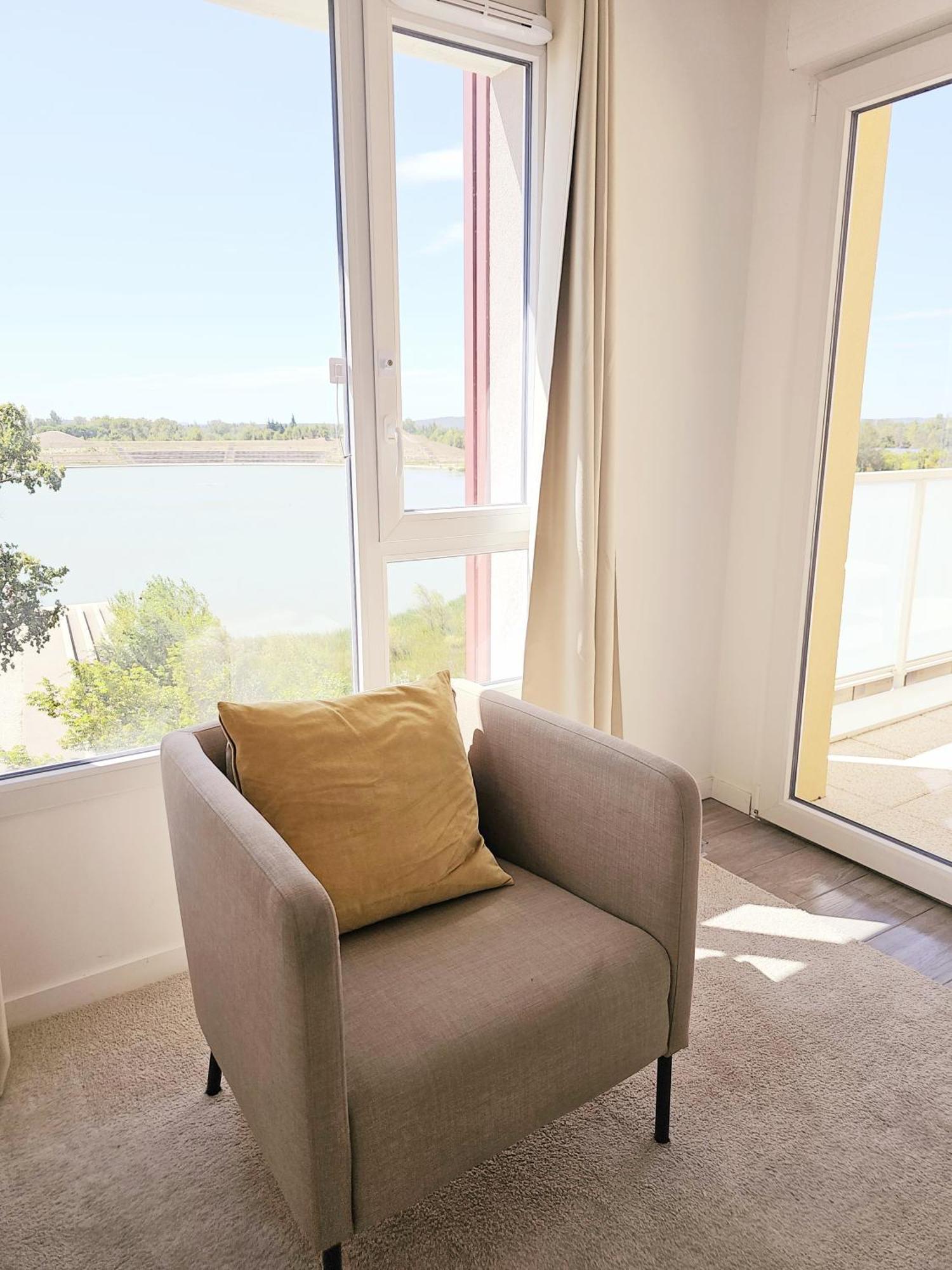 Lakeside Provence - Classe 4 Etoiles, Vue Sur Le Lac, Parking Sous-sol, Double Clim Monteux