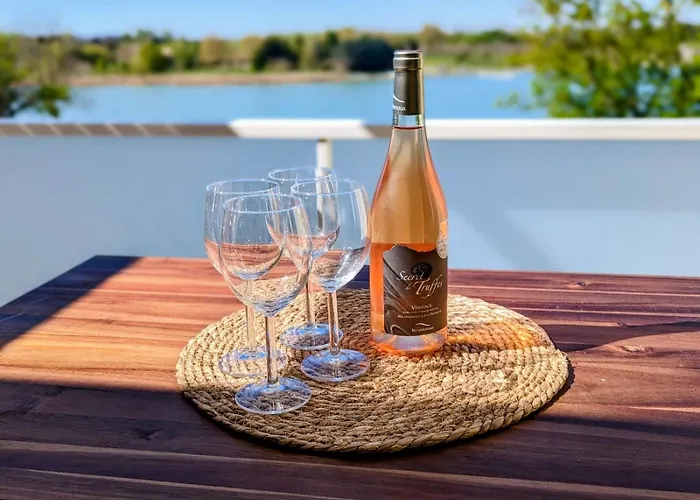 Lakeside Provence - Appartement Classe 4 Etoiles, Vue Sur Le Lac, Parking Sous-Sol, Double Clim