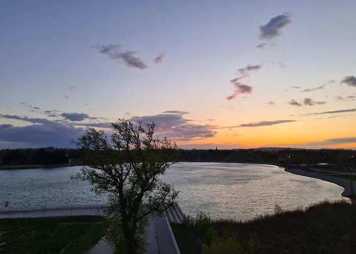 Lakeside Provence - Appartement Classe 4 Etoiles, Vue Sur Le Lac, Parking Sous-Sol, Double Clim