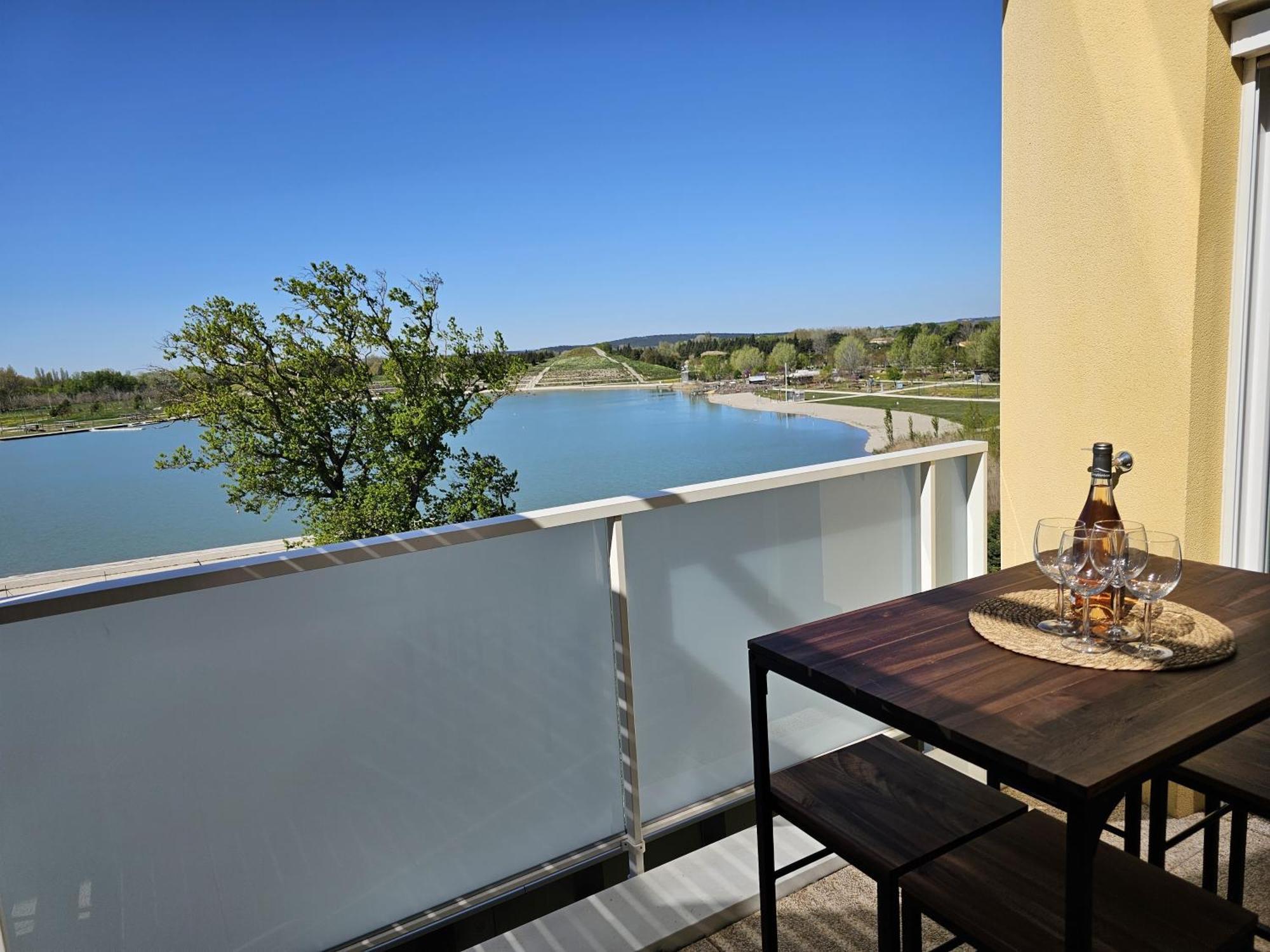 Apartment Lakeside Provence - Classe 4 Etoiles, Vue Sur Le Lac, Parking Sous-sol, Double Clim