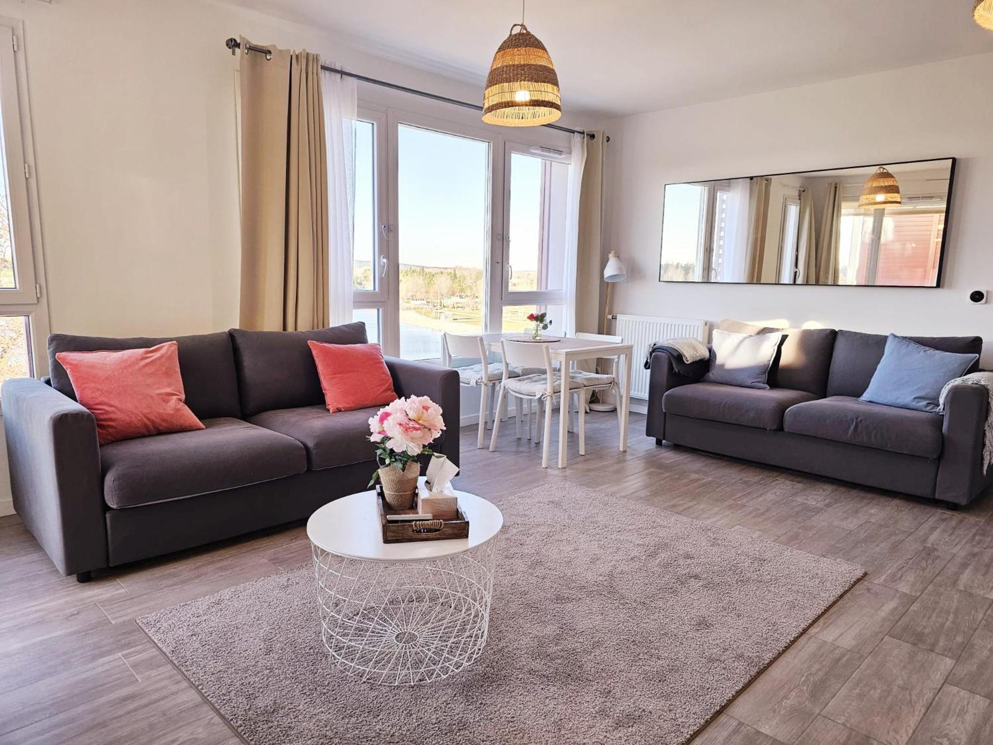 Lakeside Provence - Classe 4 Etoiles, Vue Sur Le Lac, Parking Sous-sol, Double Clim Apartment *
