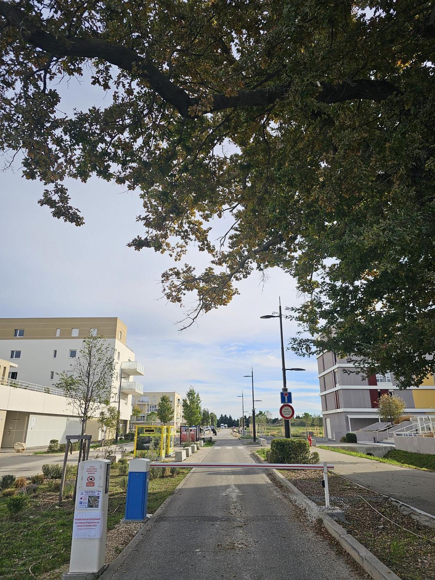 Lakeside Provence - Classe 4 Etoiles, Vue Sur Le Lac, Parking Sous-sol, Double Clim Apartment Monteux