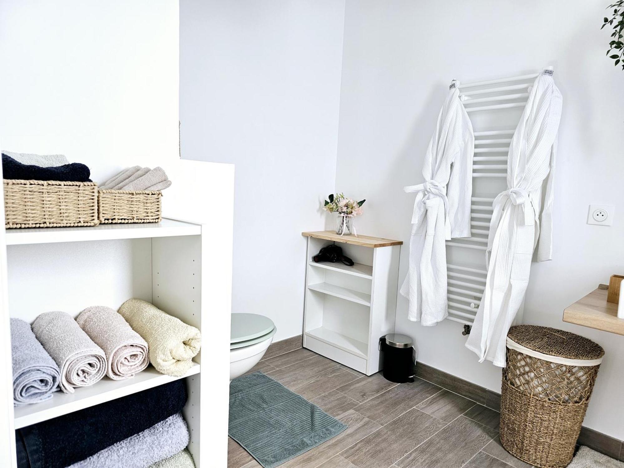 Apartment Lakeside Provence - Classe 4 Etoiles, Vue Sur Le Lac, Parking Sous-sol, Double Clim *