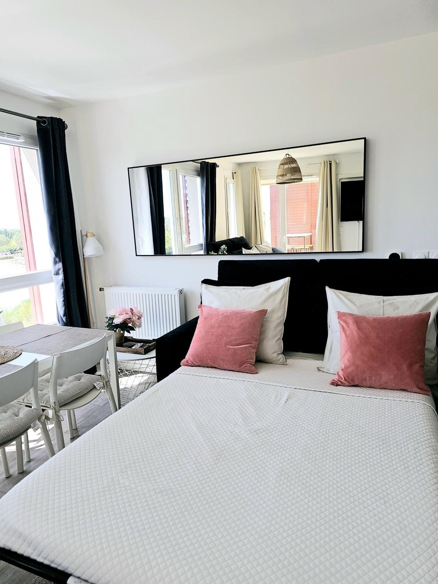 Apartment Lakeside Provence - Classe 4 Etoiles, Vue Sur Le Lac, Parking Sous-sol, Double Clim Monteux